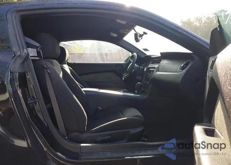 2013 Ford Mustang V6 z USA, uszkodzony, nr VIN 1ZVBP8AM0D5200693